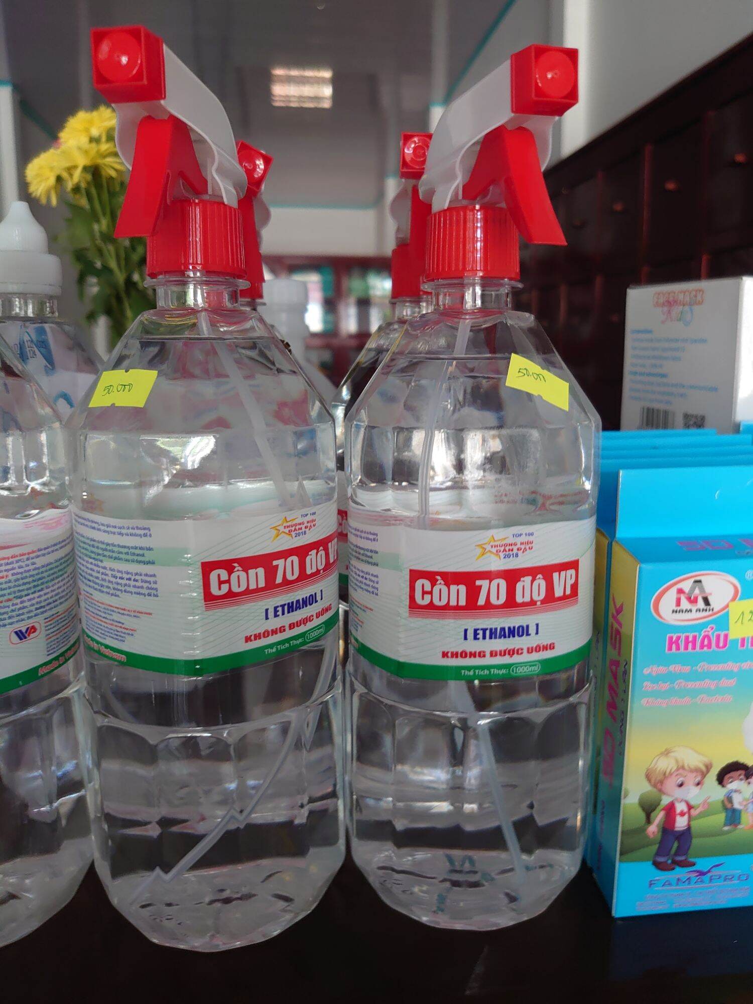 Cồn sát khuẩn có vòi xịt