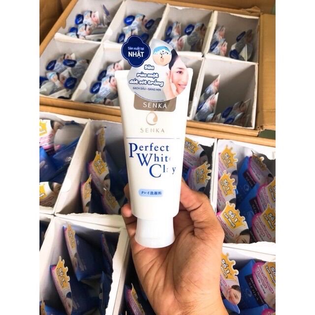 Sữa rửa mặt SENKA perfect white đất sét trắng và collagen