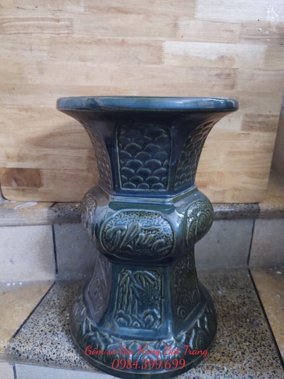 Đôn gốm kê chậu cây