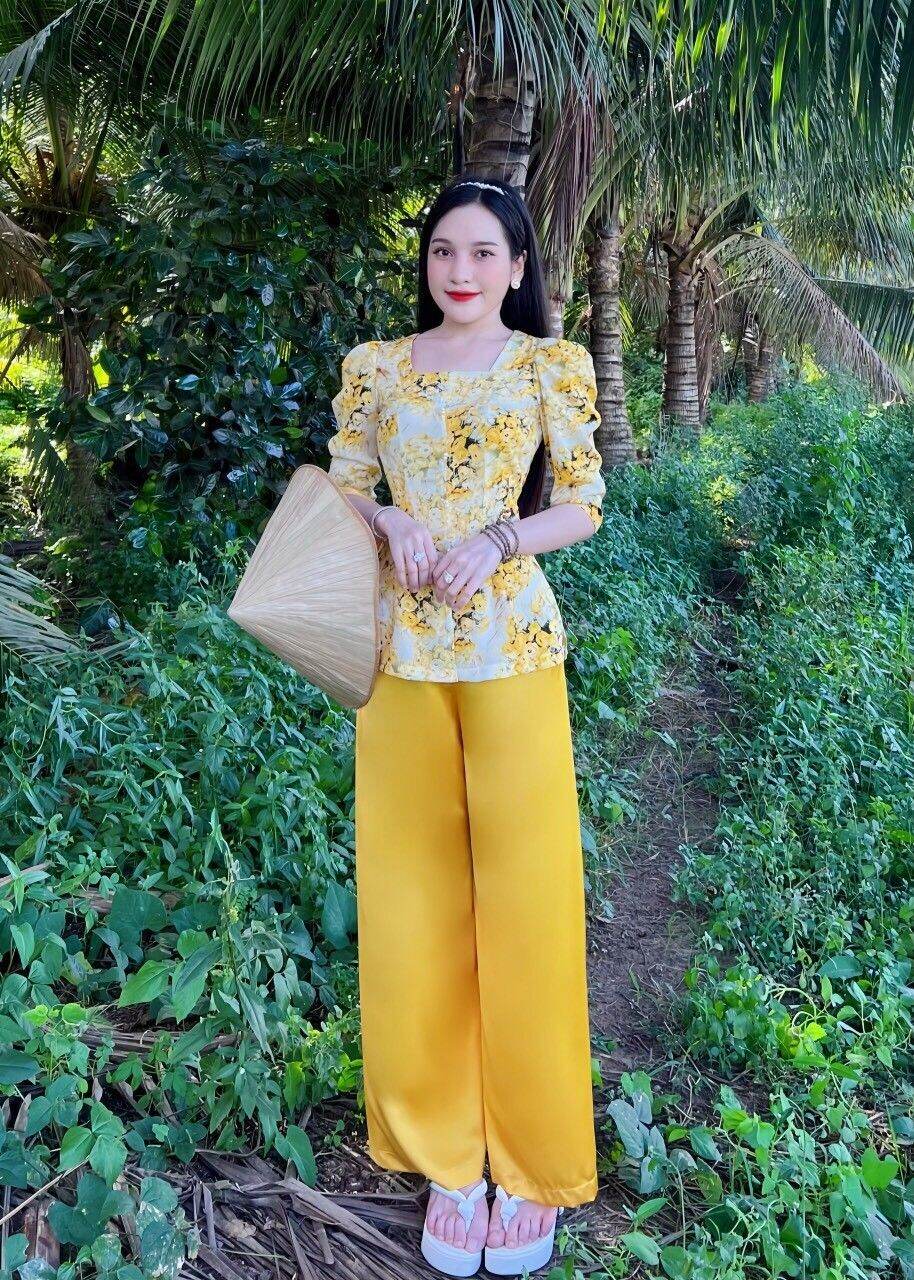 SÉT BỘ BÀ BA CỔ VUÔNG CÓ NÚT NGỌC DUYÊN DÁNG