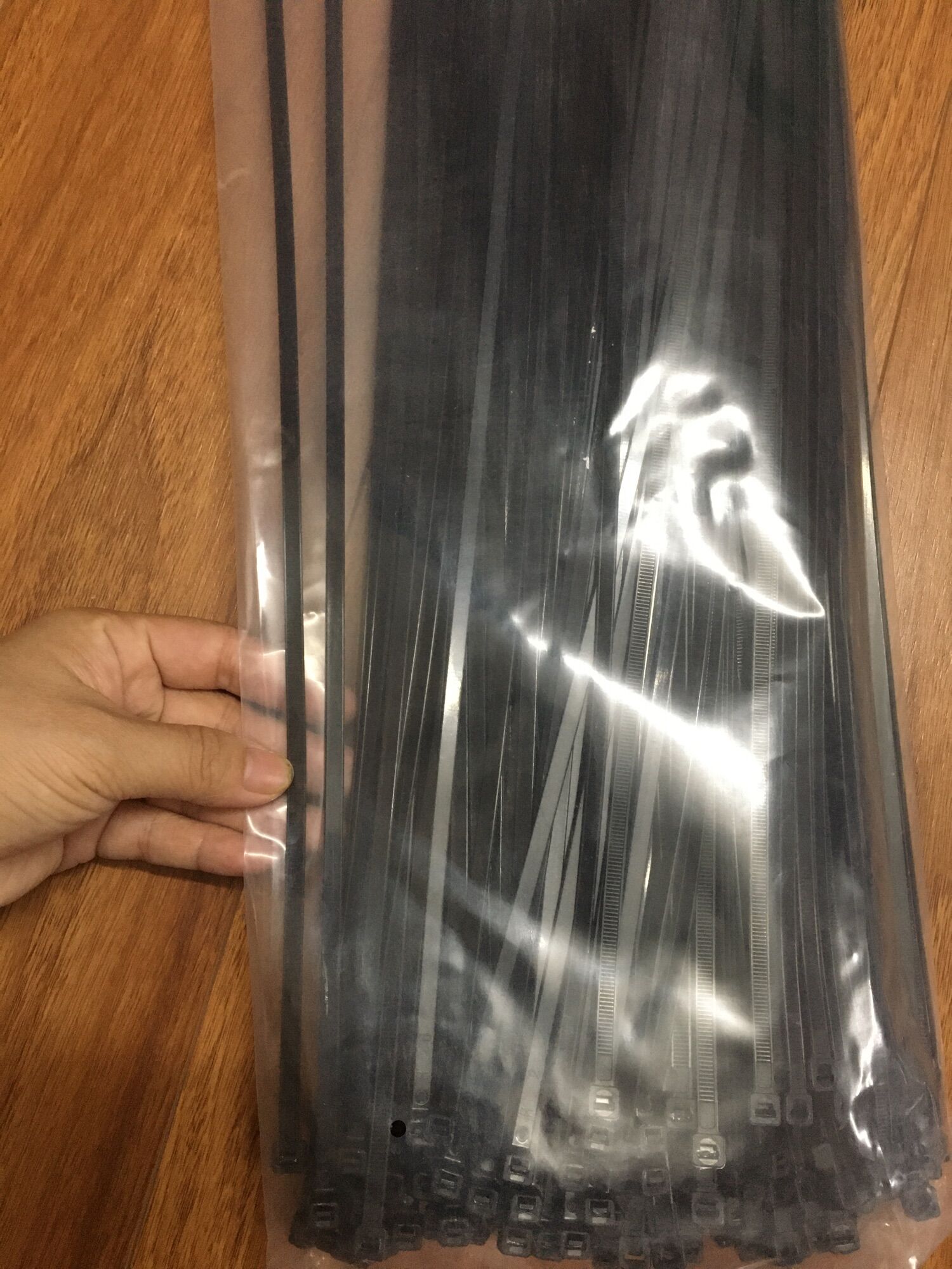 Túi 250 sợi dây rút nhựa đen 40cm (5,2x400mm)