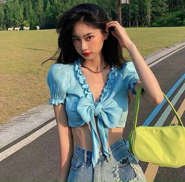 Áo Croptop Gân Cột Nơ Ngực