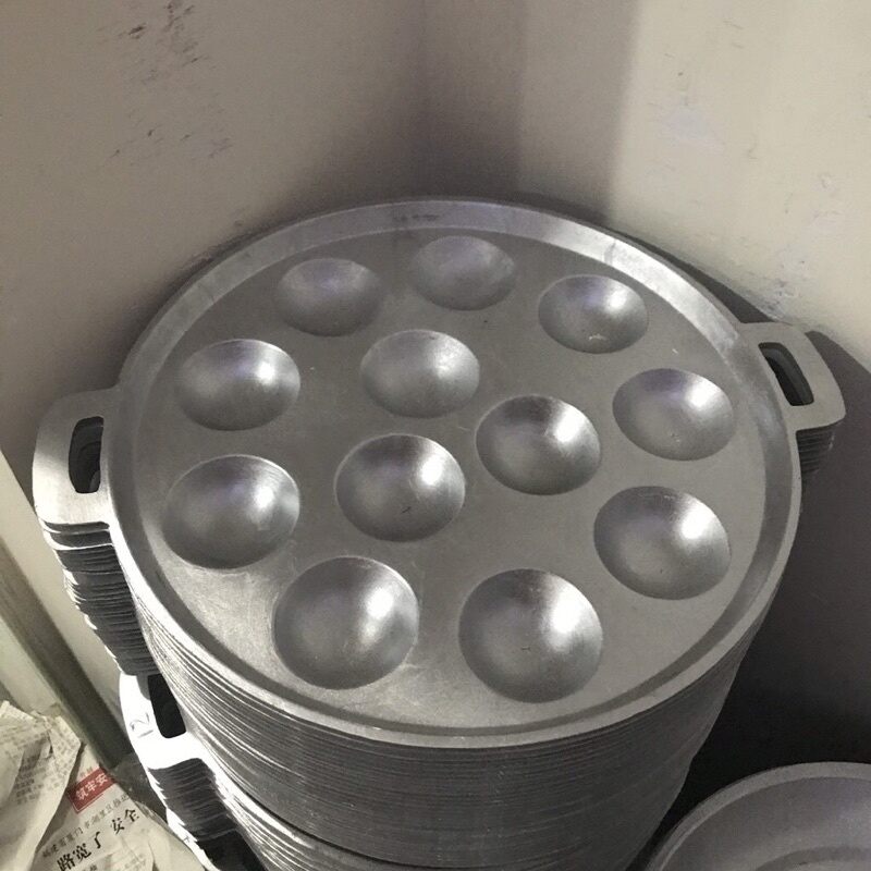 Khuôn bánh khọt gang 12 lỗ có nắp