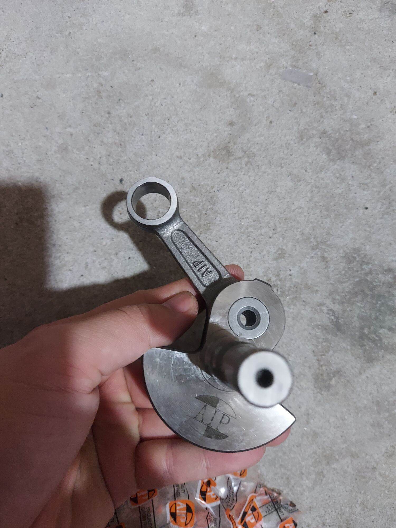 Trục cơ máy cưa Stihl 381 Ảnh thật 100%