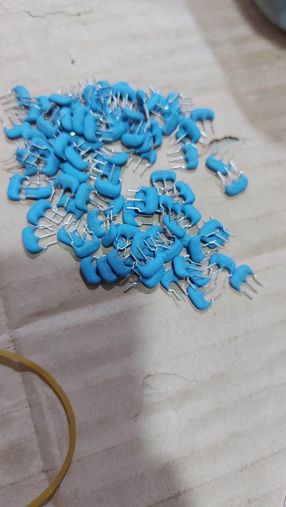 100c thạch anh 4MhZ 3chân