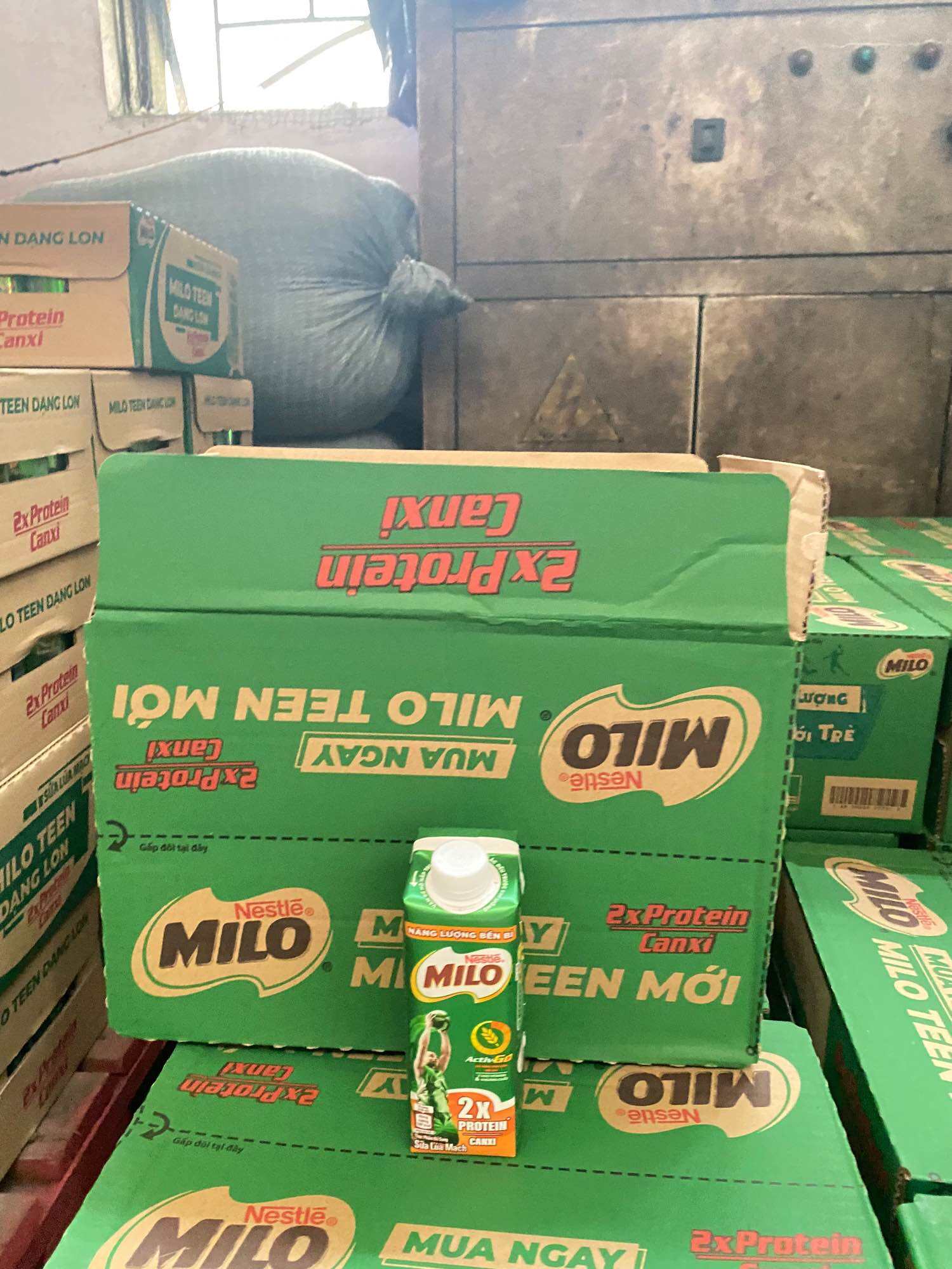 Milo sữa uống nắp vặn thùng 24 hộp