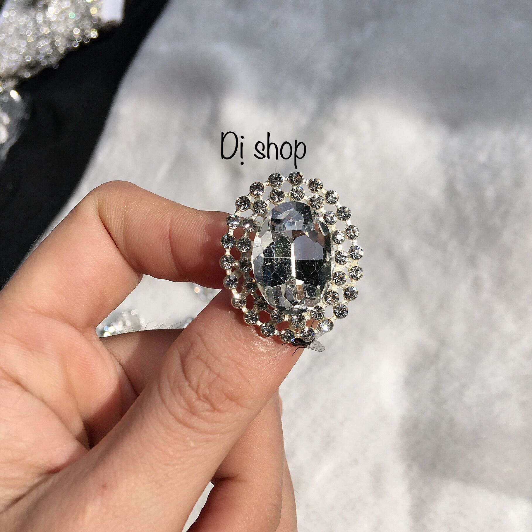 Tag cài đá bầu dục