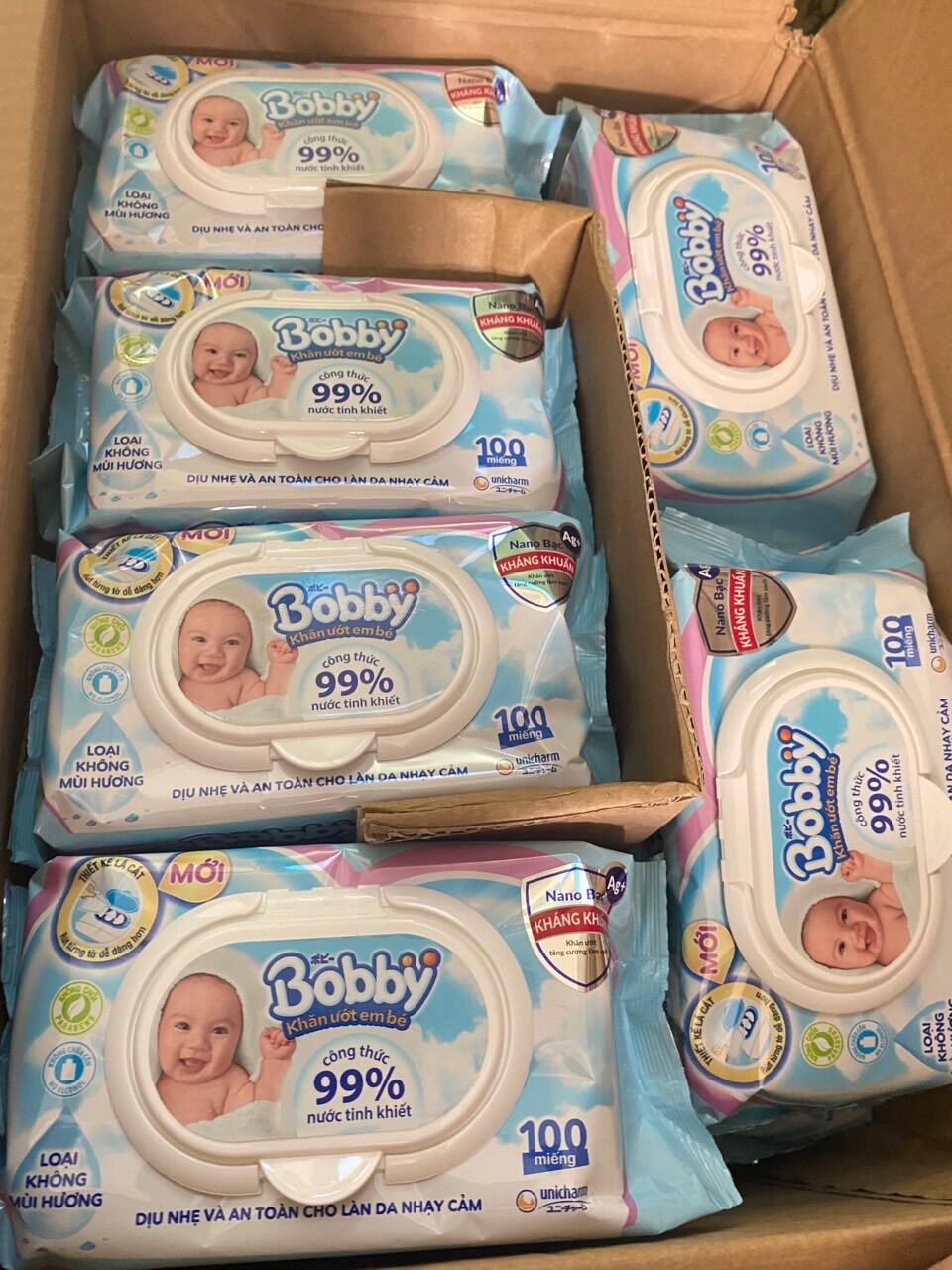 Khăn ướt Bobby không hương 100 tờ