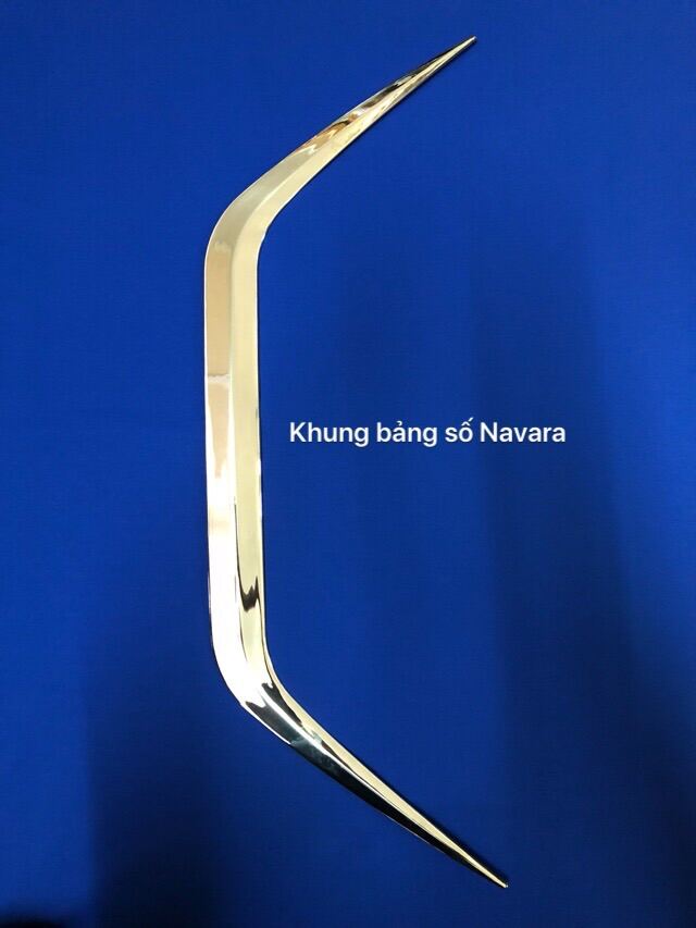 Trang trí khung bảng số (chrome-xi) cho xe navara 2015-2021