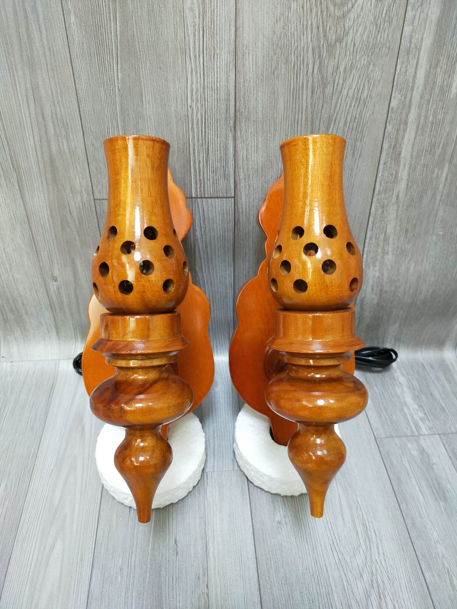 Đèn gỗ tràm ốp tường 22cm ( kèm bóng đèn)