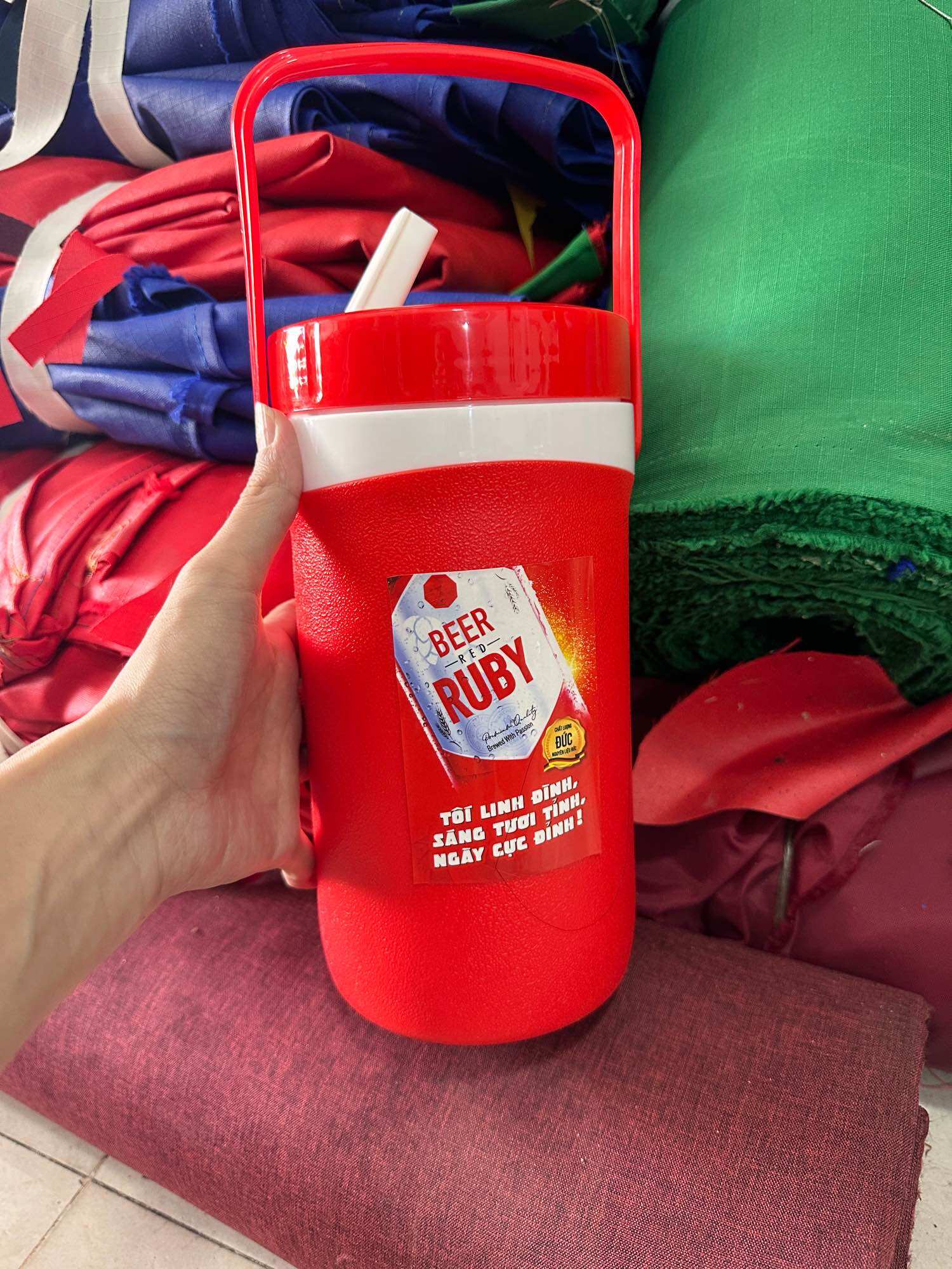 Ca nước giữ nhiệt 1.5L có tay cầm