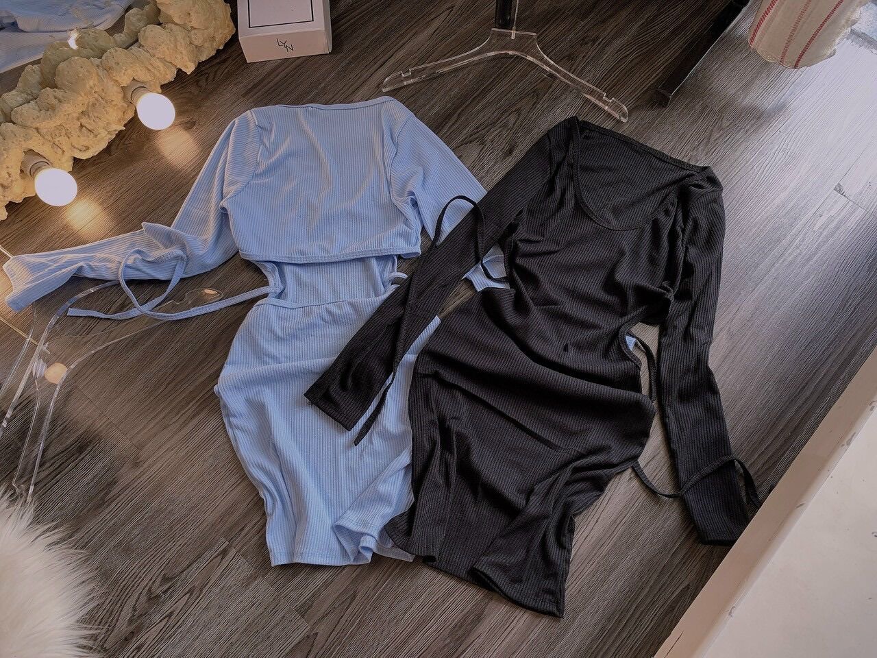 ĐẦM BODY TAY DÀI HỞ LƯNG SEXY