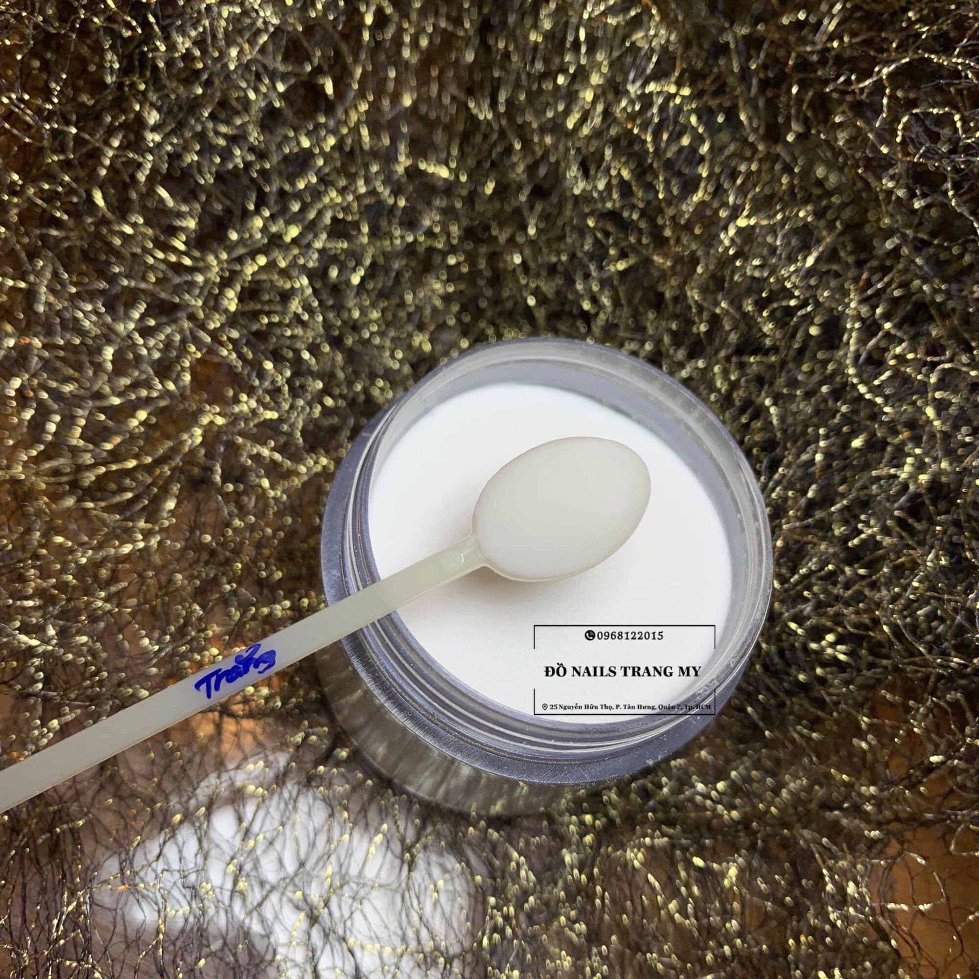 Bột White làm hoa, đắp móng