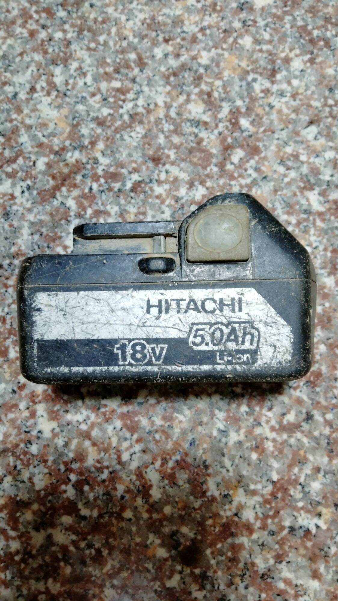 Vỏ pin hitachi 18v