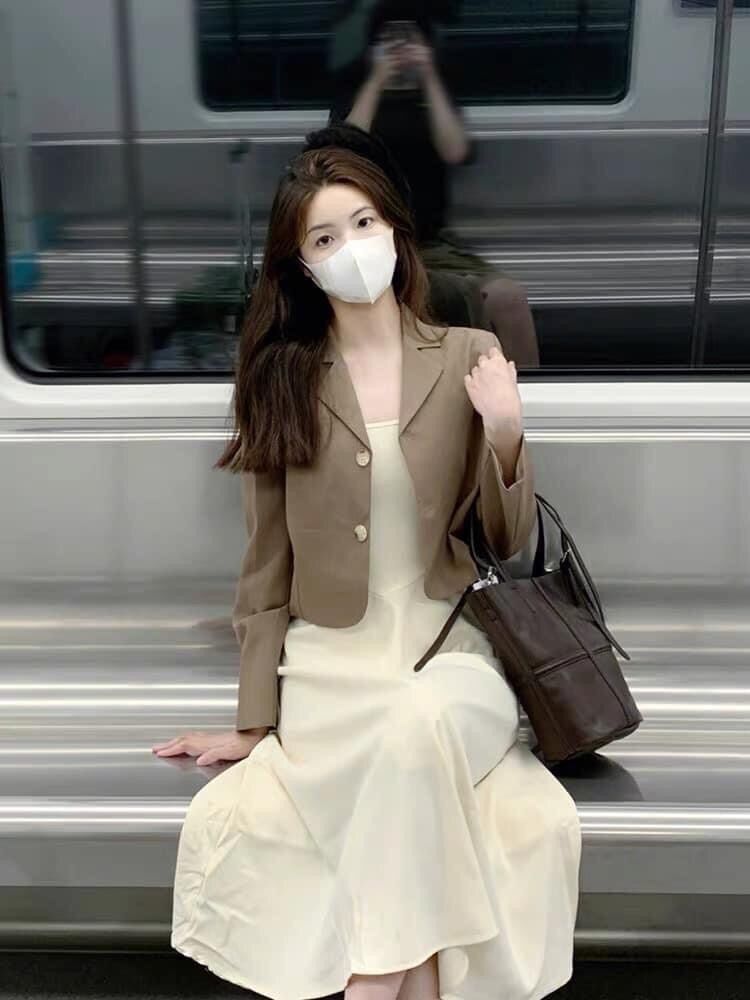 Áo Blazer nữ dáng ngắn croptop tay dài 2 lớp có đệm vai, Áo khoác ngoài blazer nữ cổ vest dài tay form croptop