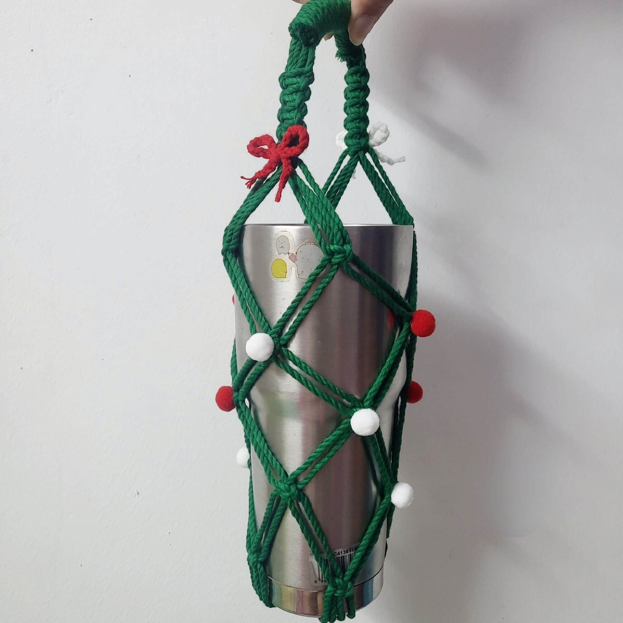 Túi đựng bình nước mix màu bằng len macrame