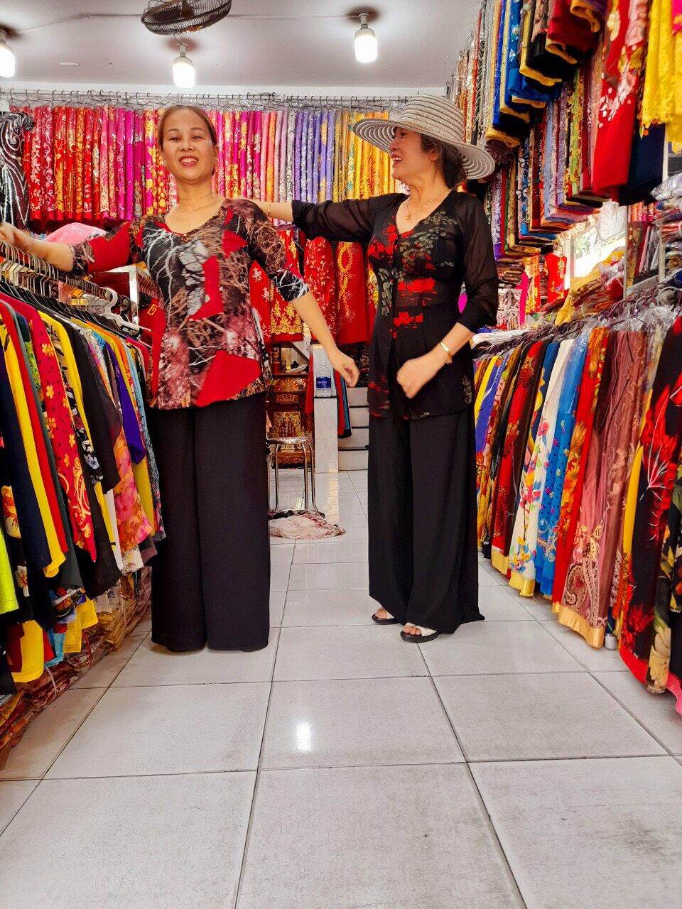 Quần dài đen mặc áo bà ba von duyên dáng (size 40-68kg