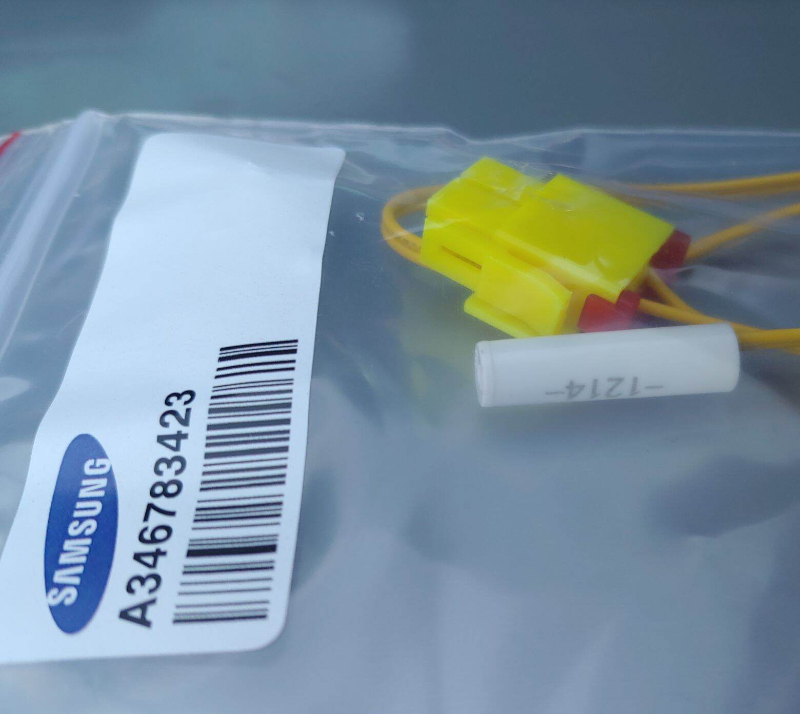 Senso tủ lạnh Samsung.