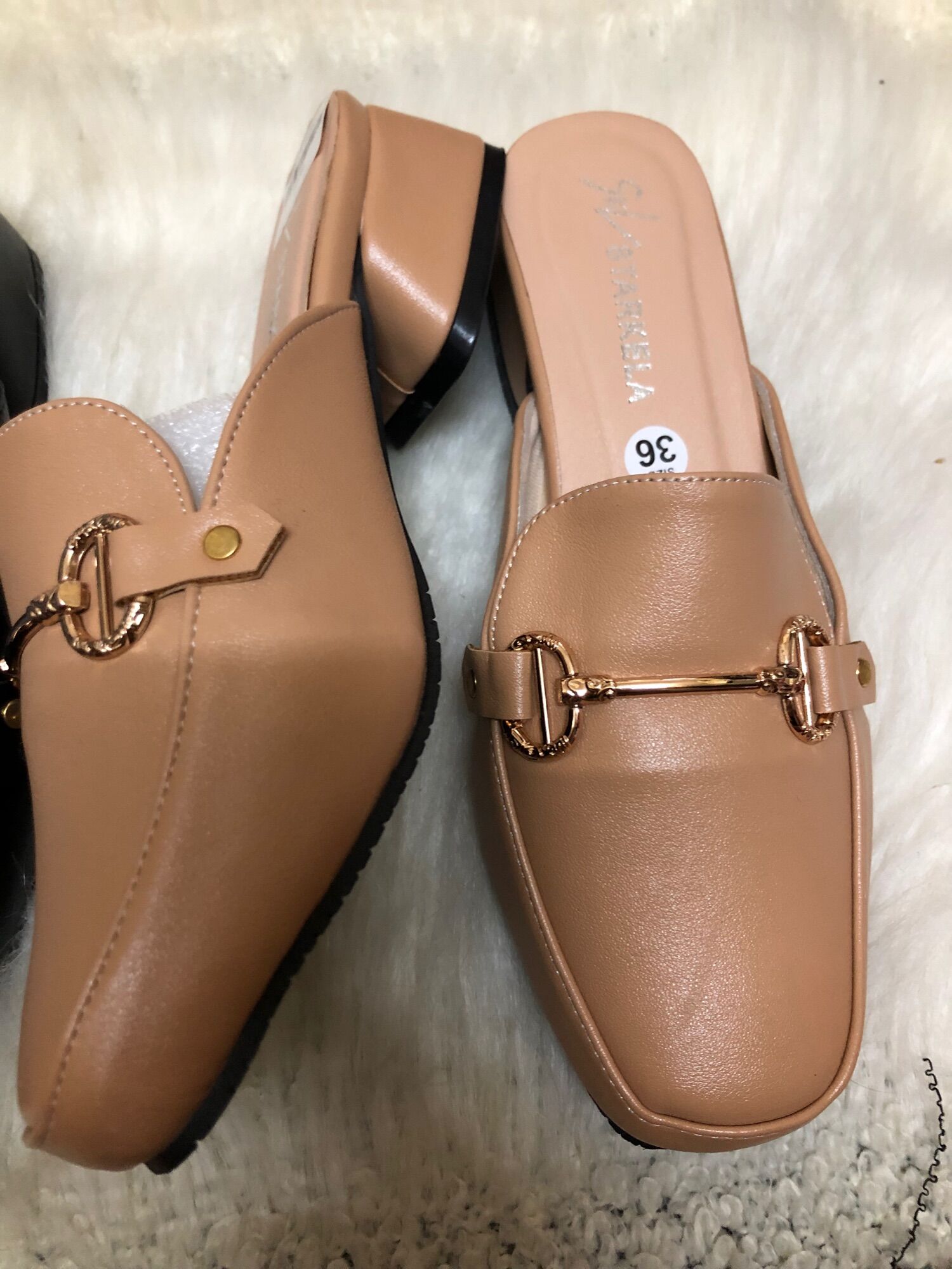 Giày sục nữ quai da mềm gót vuông 3p có s từ 36 đến 39 hàng đảm bảo chất lượng Shop còn nhiều mẫu mã đẹp vào shop tham khảo cảm ơn #giaysucnu #giaydepguocnu #giâysucnu #giay suc nu