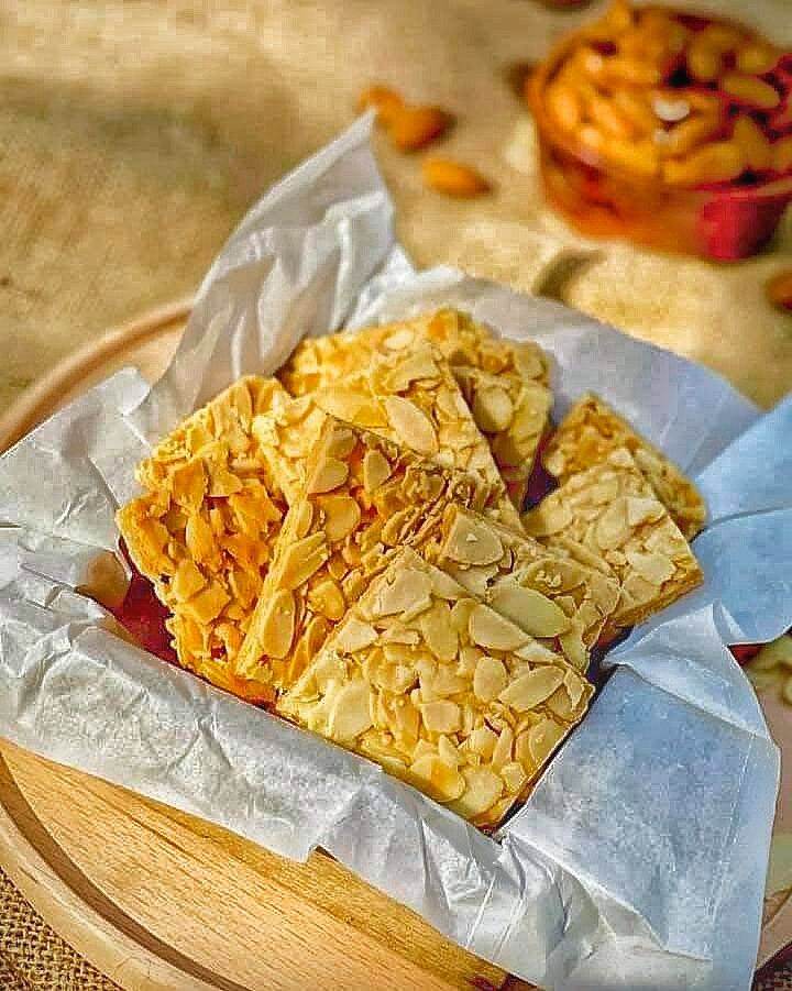 BÁNH NGÓI HẠNH NHÂN SIÊU HẠT - CẮT LÁT