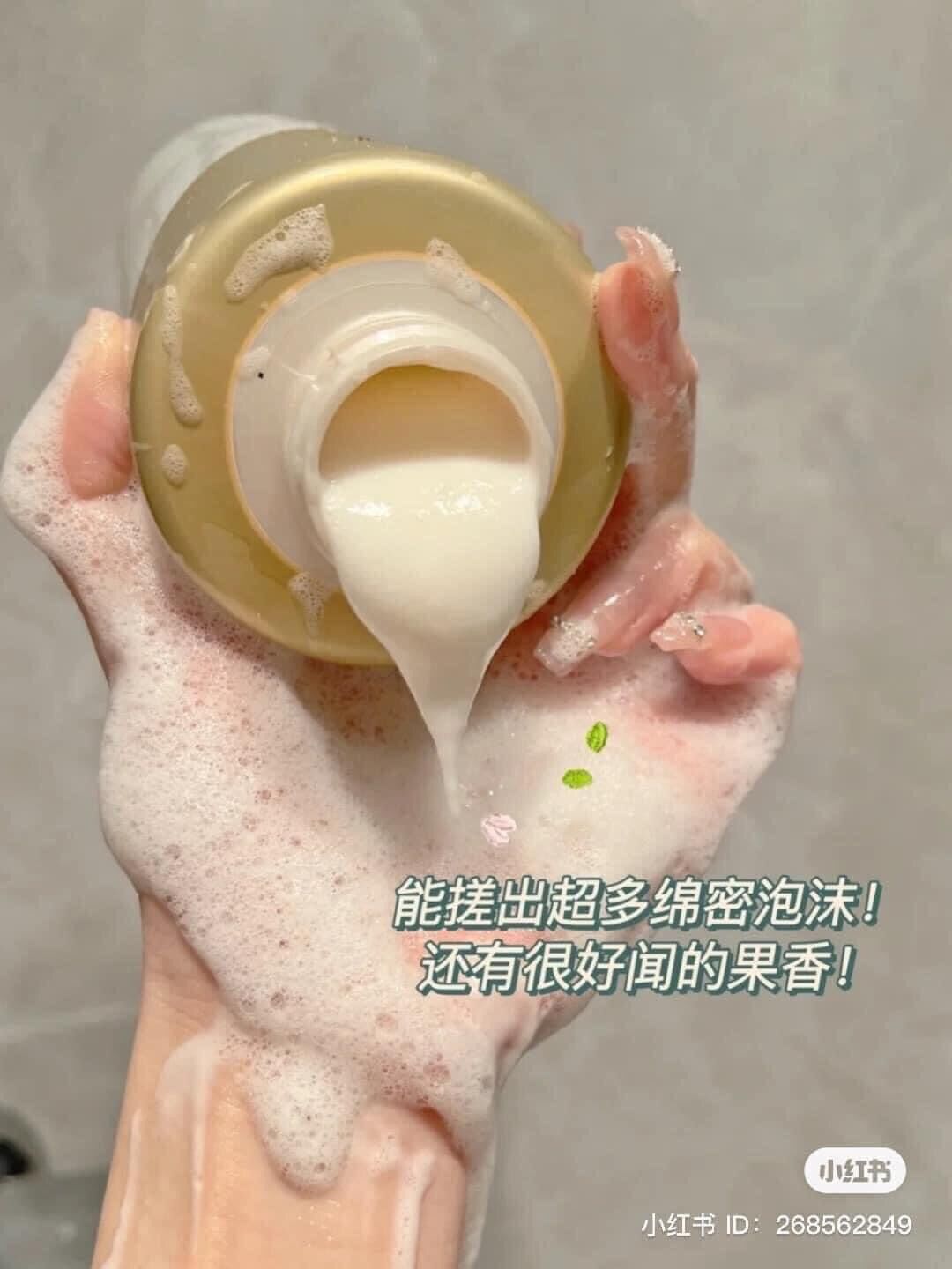 Sữa tắm dưỡng trắng da Olay B3 vitamin C