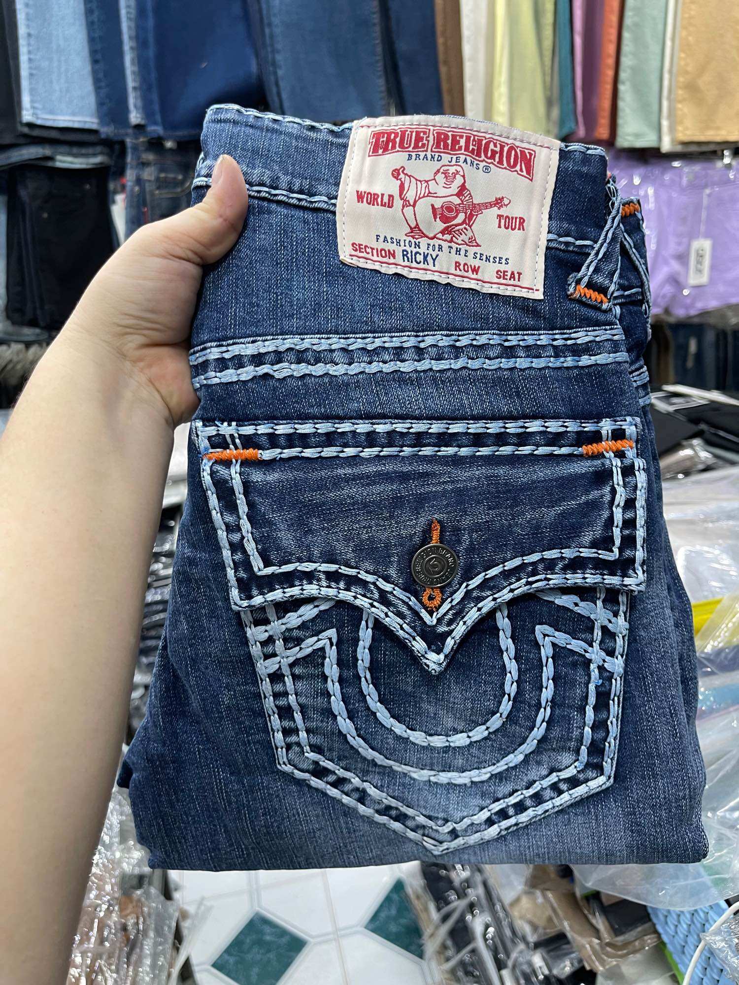 Quần jeans nam nắp túi chỉ nổi