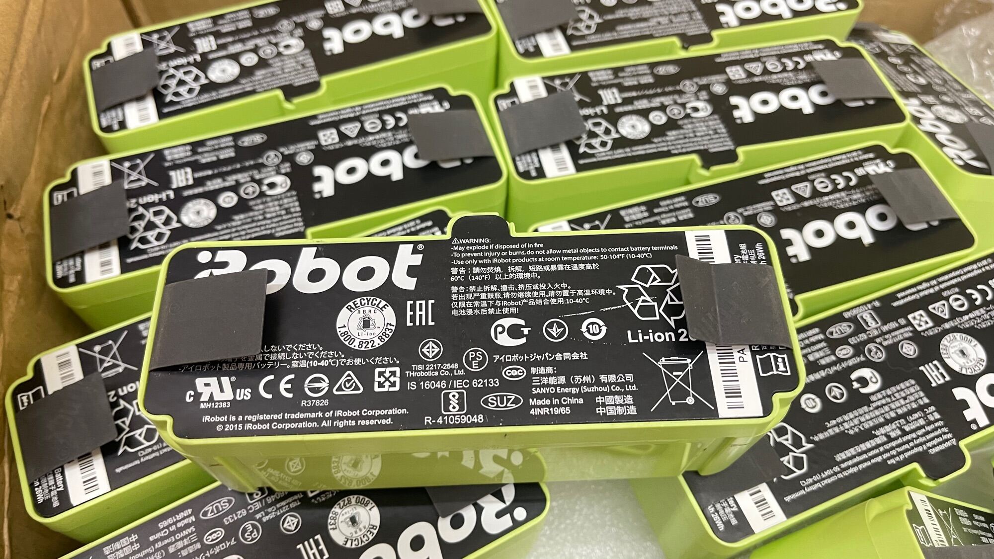 pin thay thế cho irobot roomba dung lượng 1800mah ,pin chính hãng mới ,chưa sử dụng ,dùng cho các mã 500-600-700-800-961