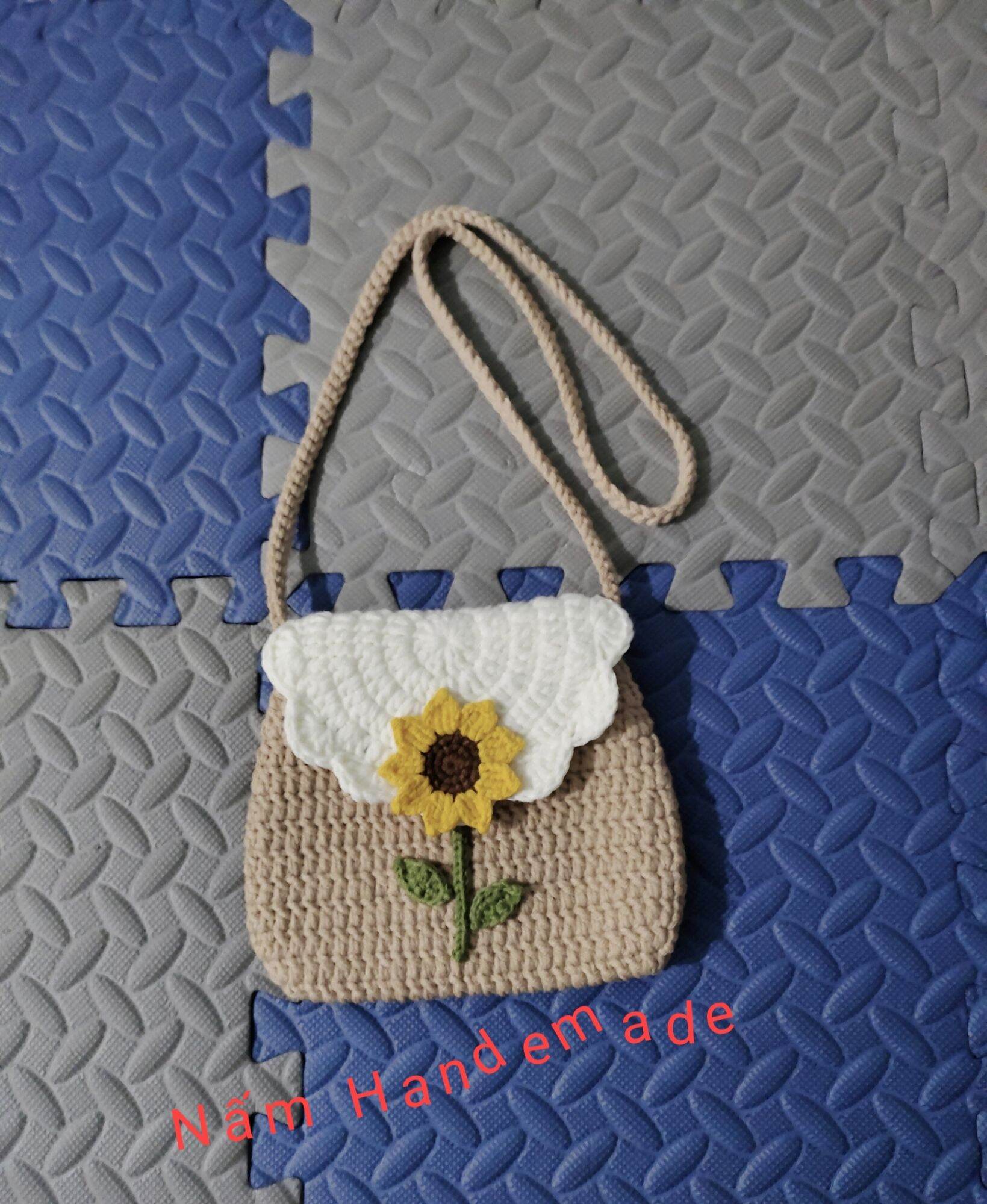Túi hoa đeo chéo dễ thương bằng len | Nấm Handmade