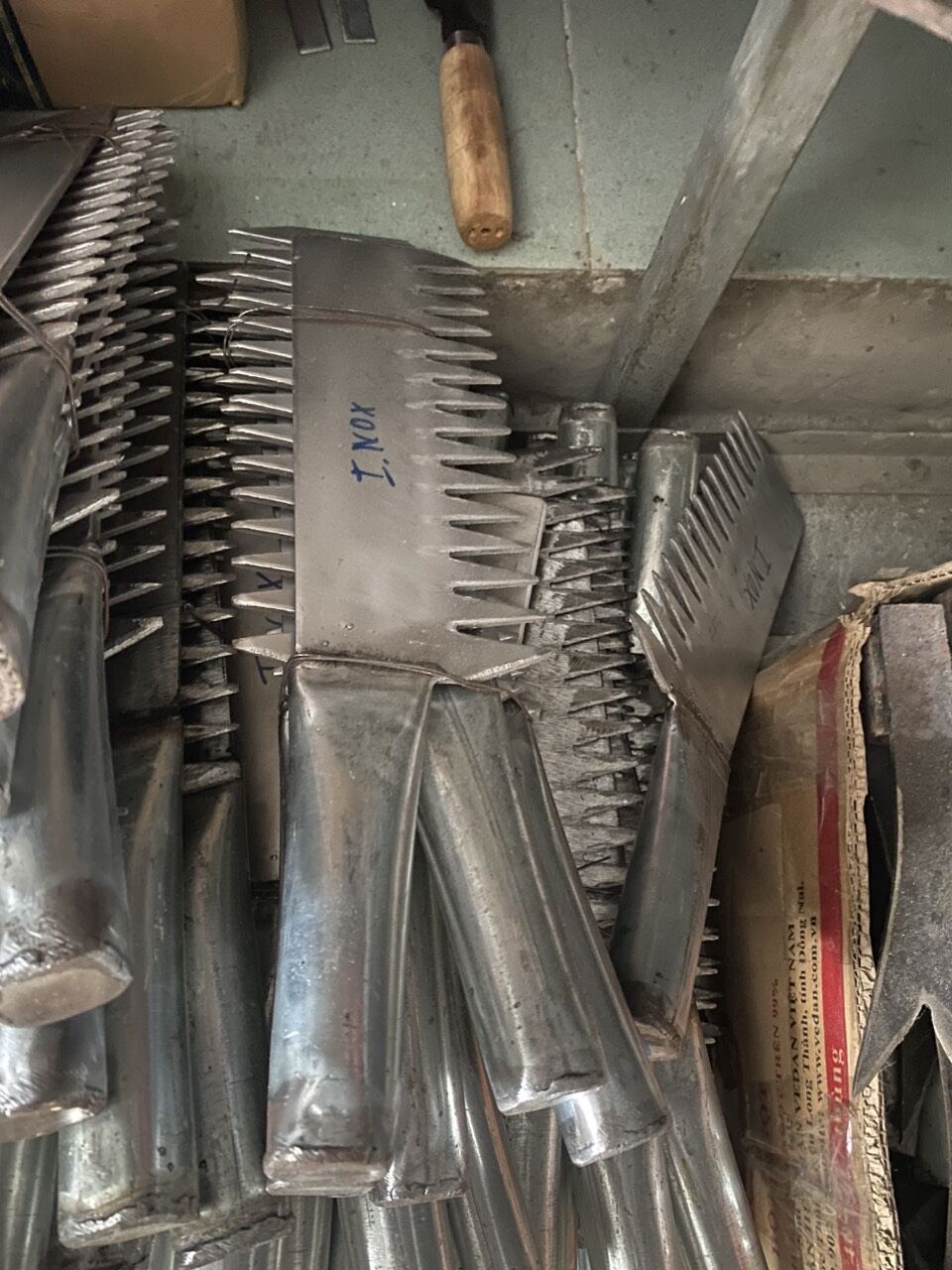 Dao chặt nước đá inox