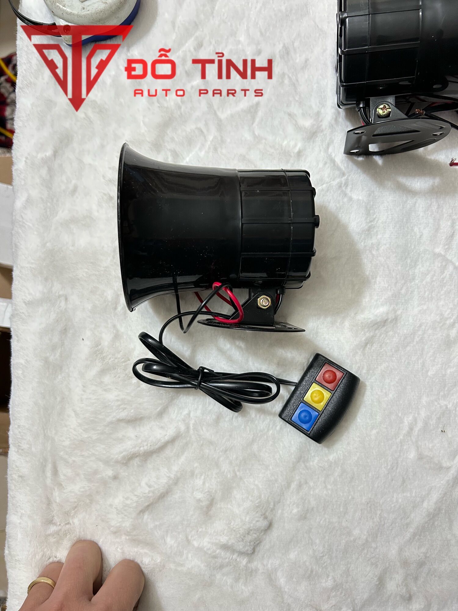 Còi hú 3 chế độ nút bấm. Còi cảnh sát 12v/24v