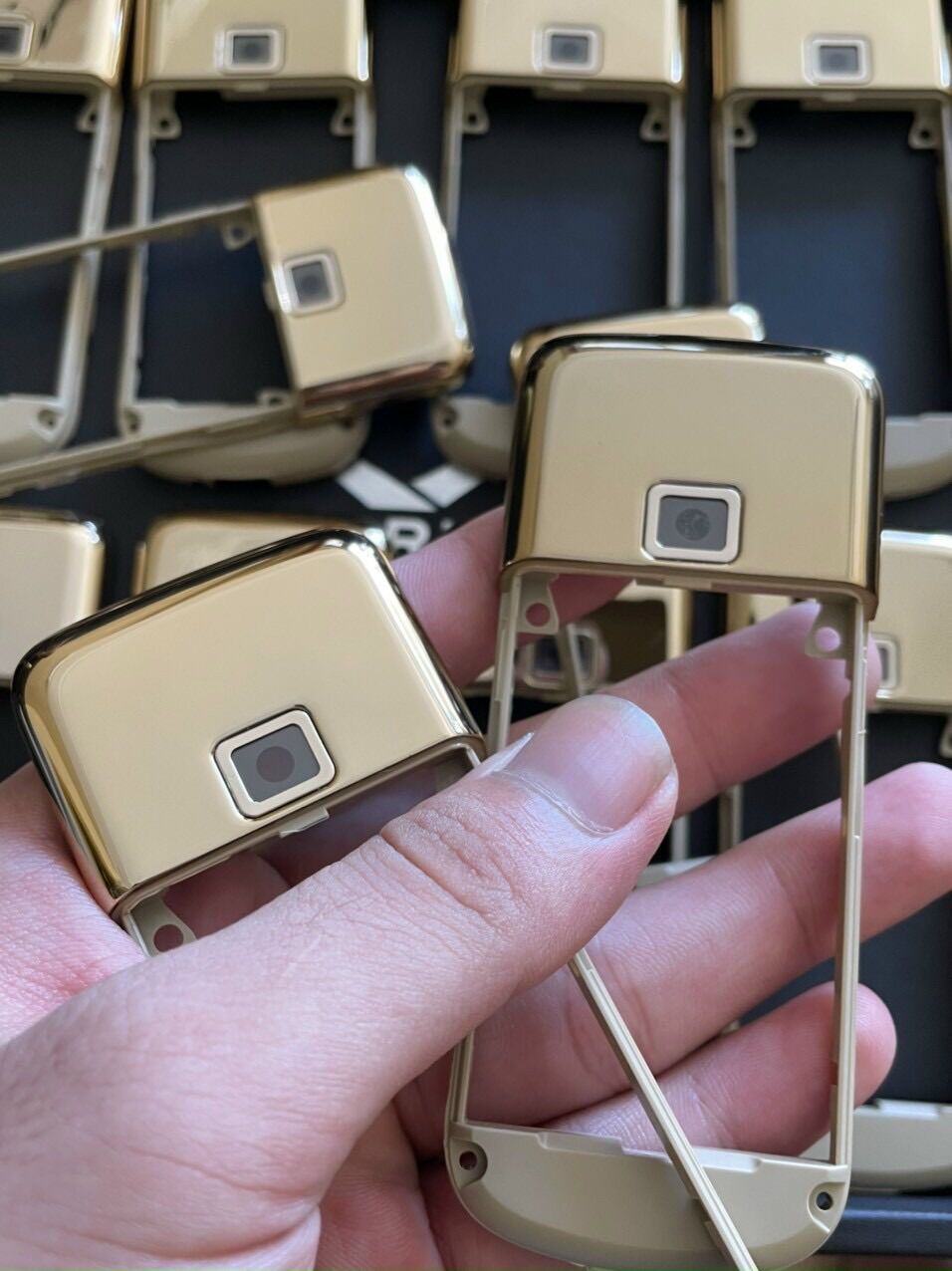 Gáy điện thoại nokia gold 8800