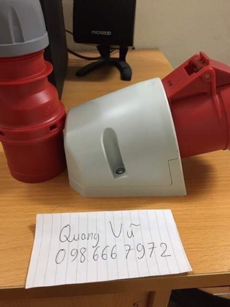 Ổ cắm + phích cắm 3 pha 32A  4 chân made in ustria PCE