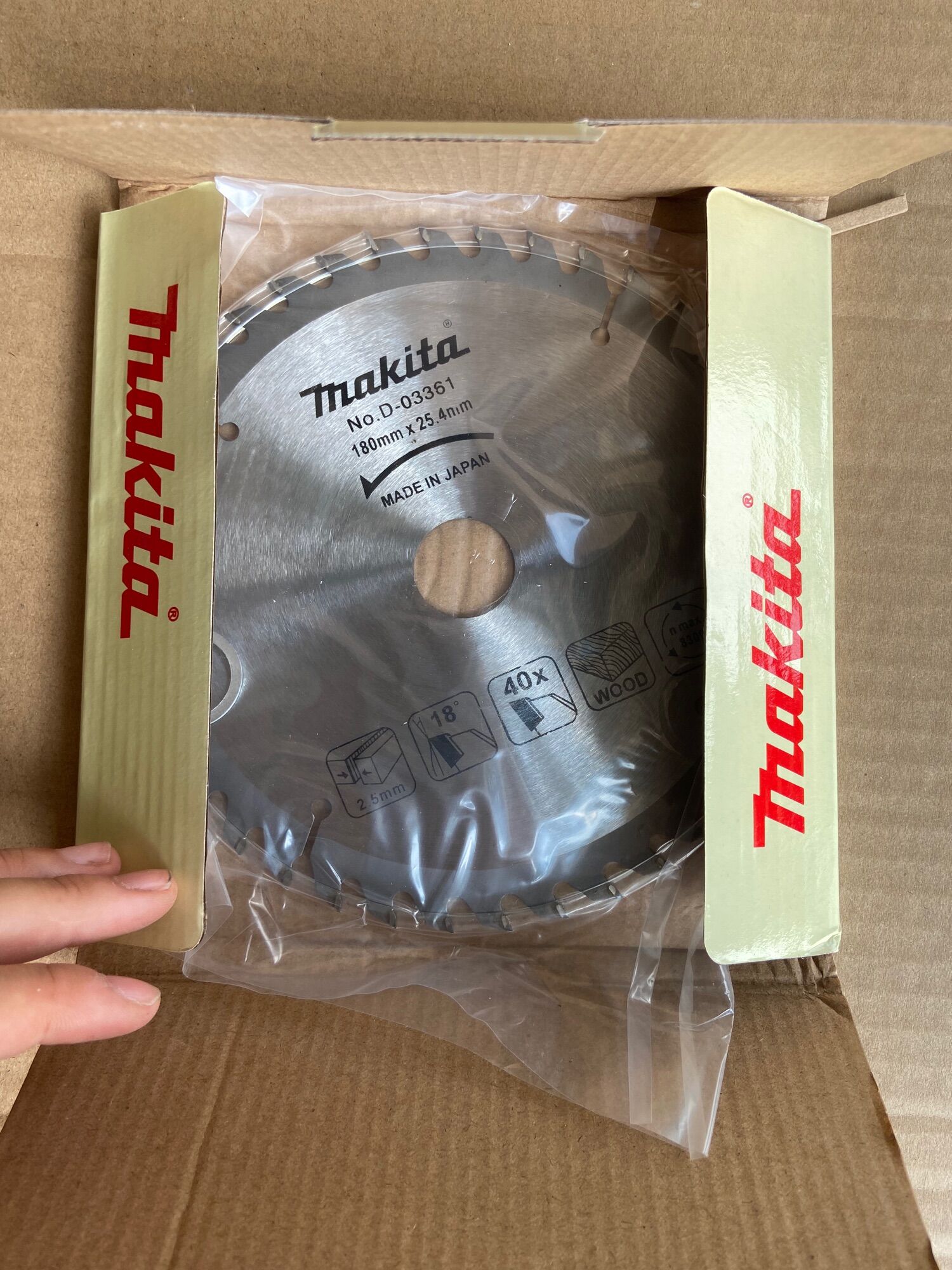 Lưỡi cưa gỗ Makita 180mm 40 răng