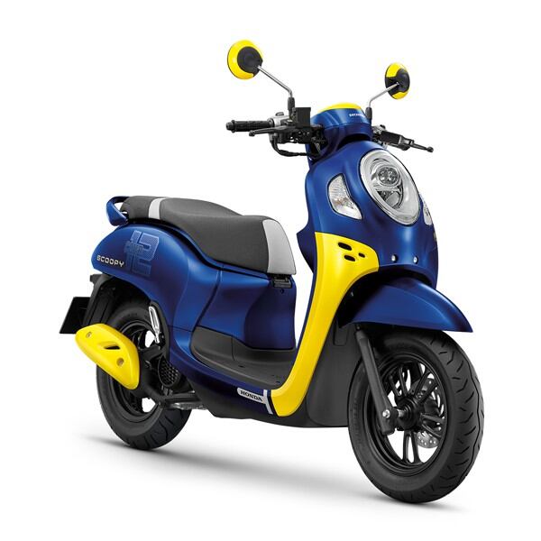 Tem Scoopy 2021 màu xanh dương / vàng