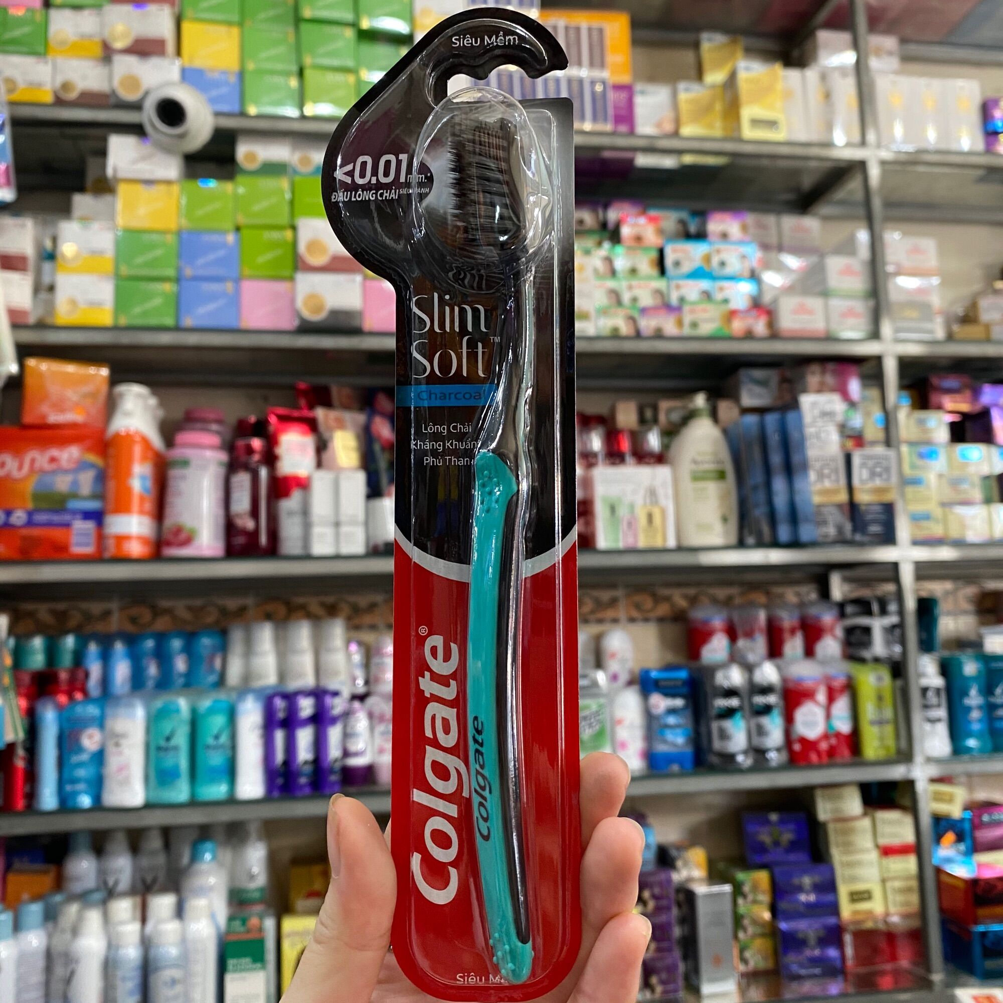 Bàn chải đánh răng colgate mềm mượt than hoạt tính