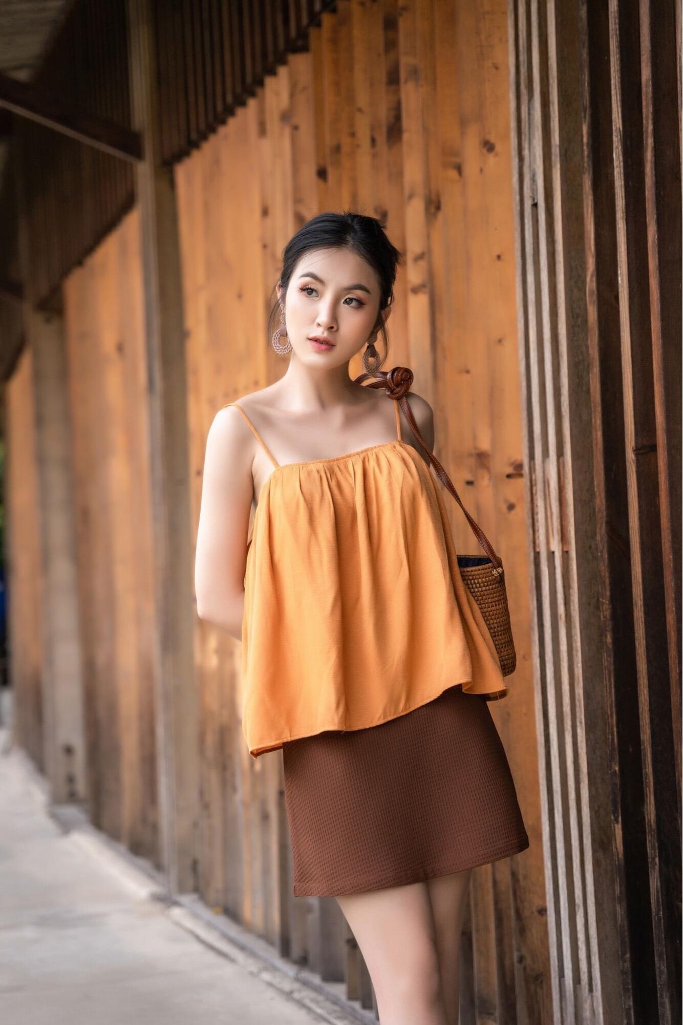 Ceci cela - áo 2 dây dáng rộng năng động vella
