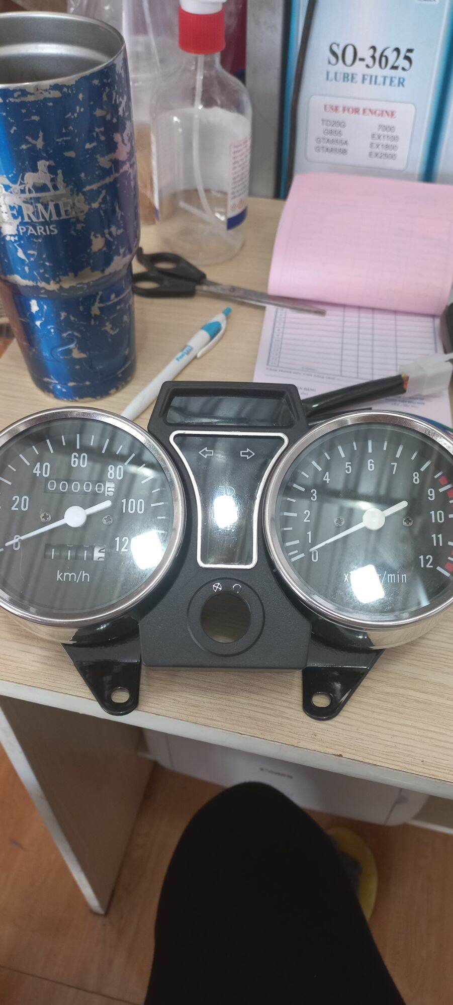 Đồng hồ tròn xe ba gác