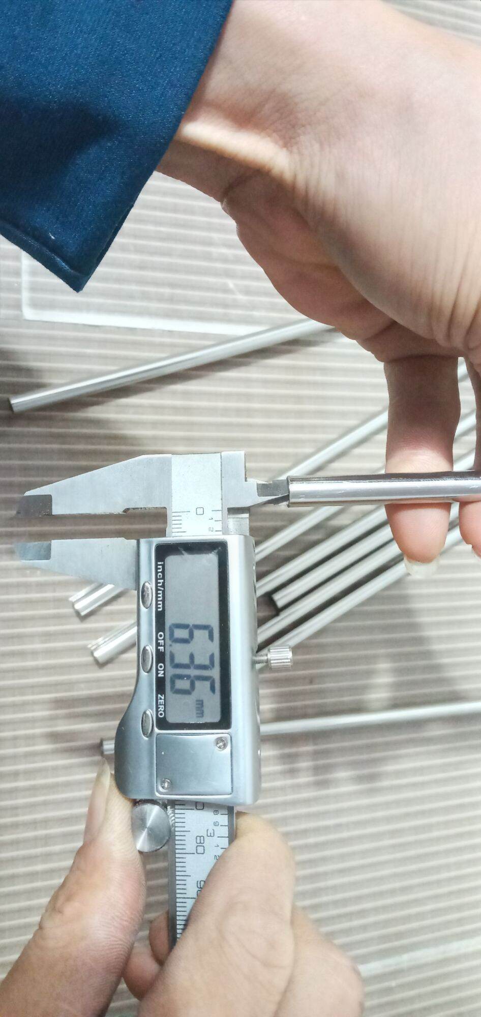 Ống 8mm inox 304 .lỗ trong 6.35