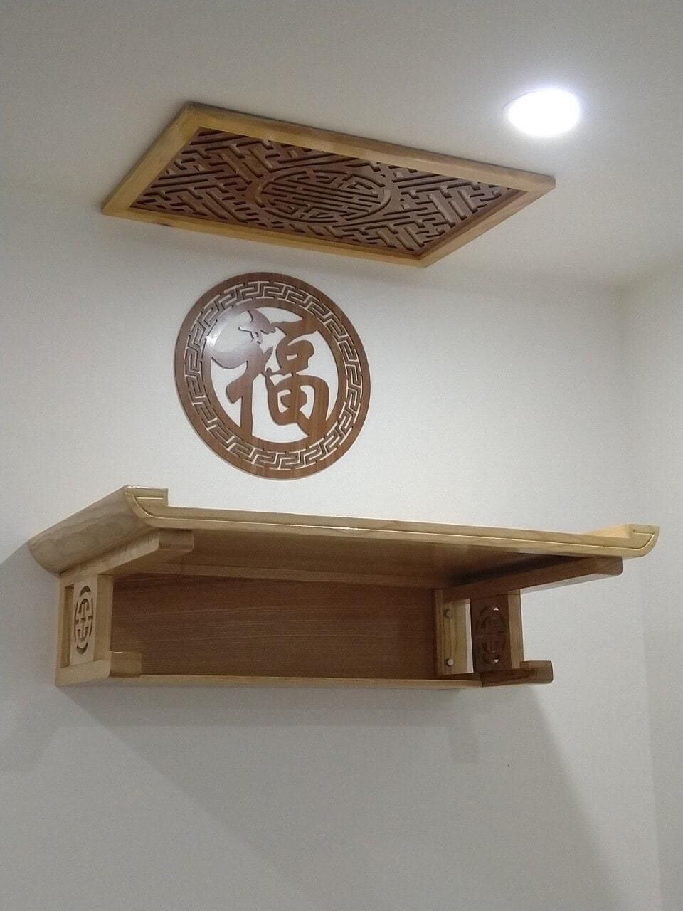 Bàn thờ gỗ sồi 69cm kèm chắn khói