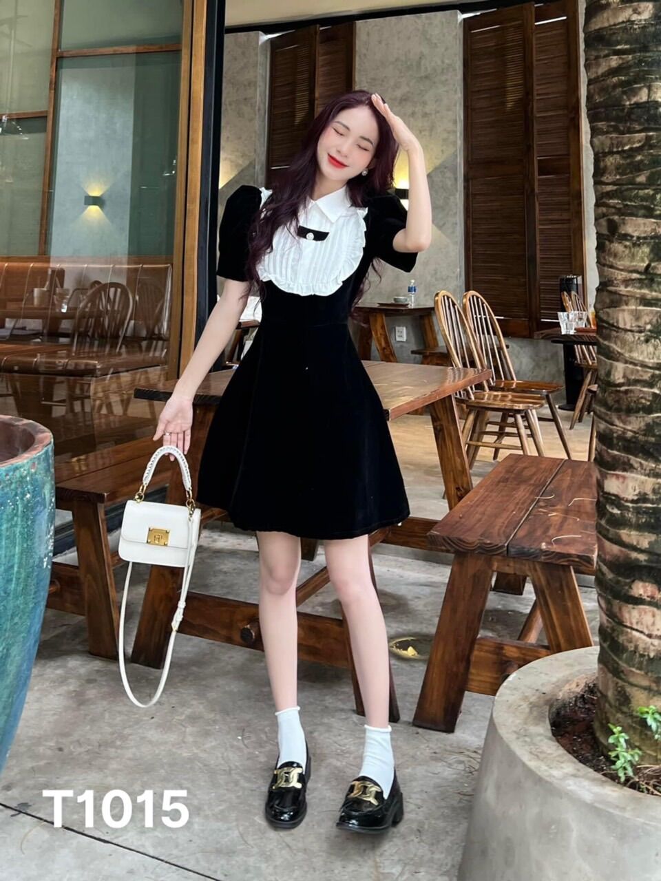 Đầm yếm xoè phối nơ xinh lung linh