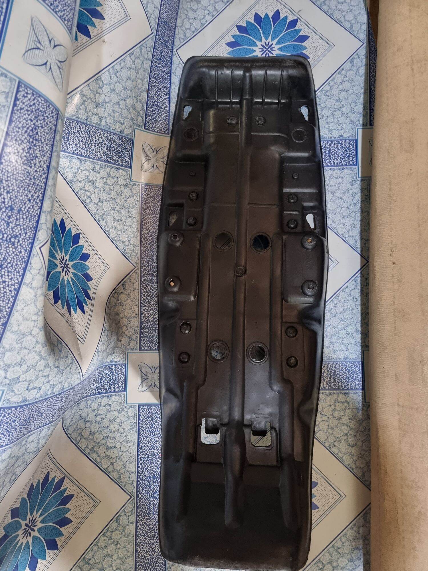 Early Model Win 100 Plastic Seat Base