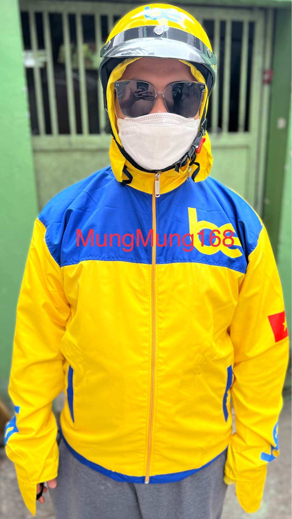Áo khoác bee vải dù có nón trùm đầu