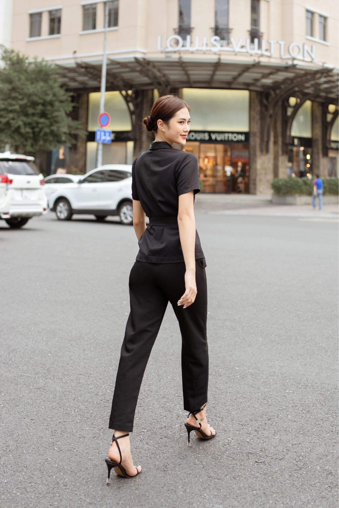 Clothesrack Sammie top wt sleeves/ áo cổ sam có tay