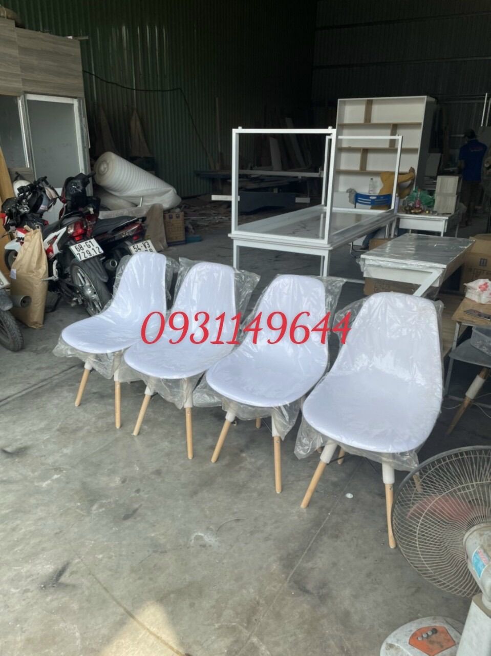[HCM]Ghế chân gỗ