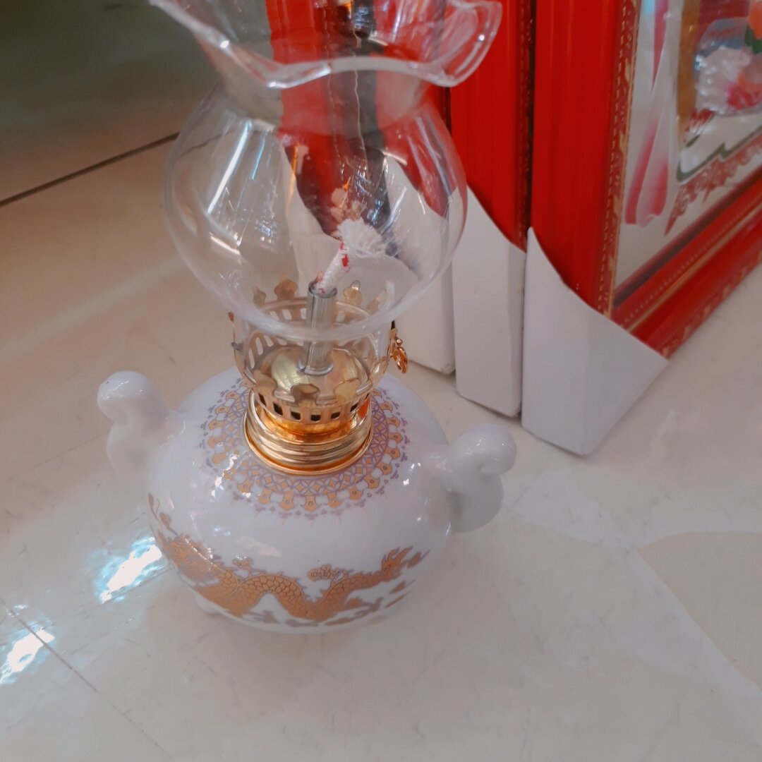 Đèn dầu rồng vàng