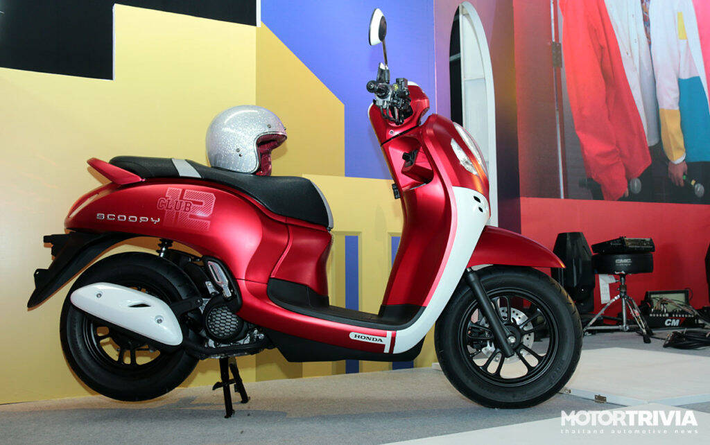 Tem Scoopy 2021 màu đỏ nhám