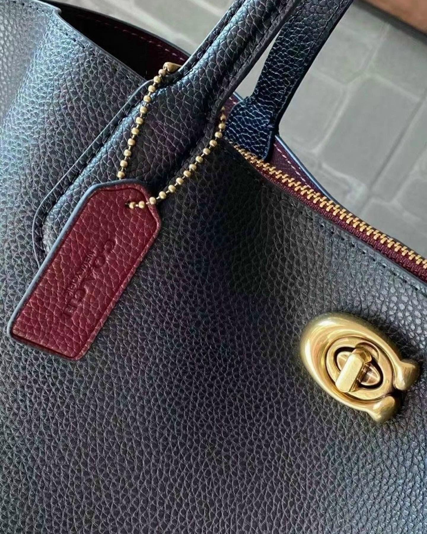 Túi Tote Coach Willow xuất xịn
