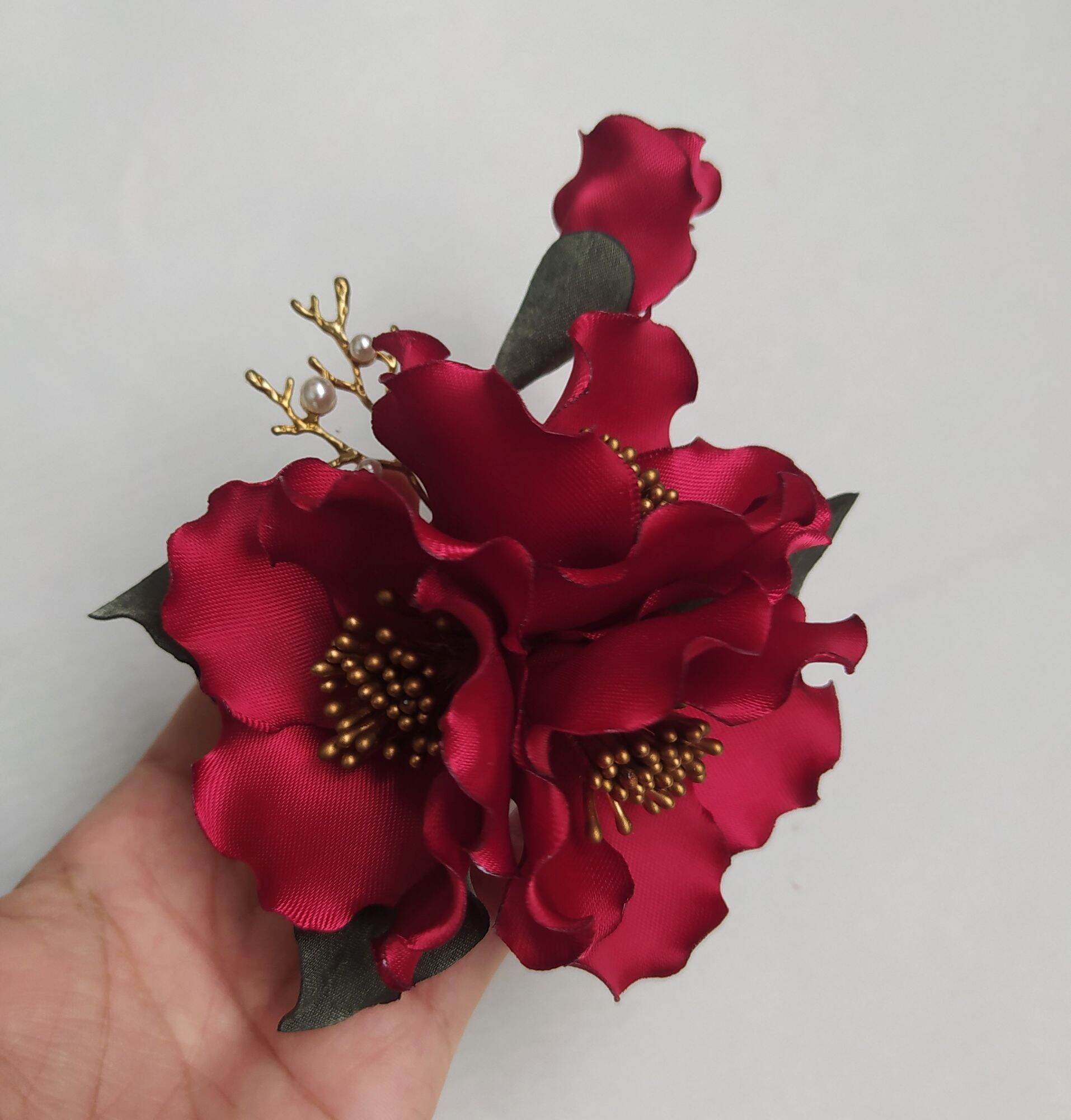 Hoa cài áo chùm handmade Canto màu đỏ đô