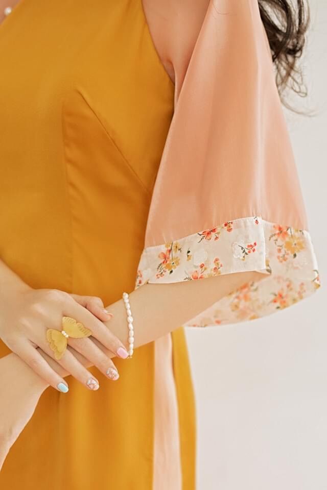 Áo Dài Cách Tân Lụa Phối Hoa Nhí Mới Lạ [BHX_Vàng]