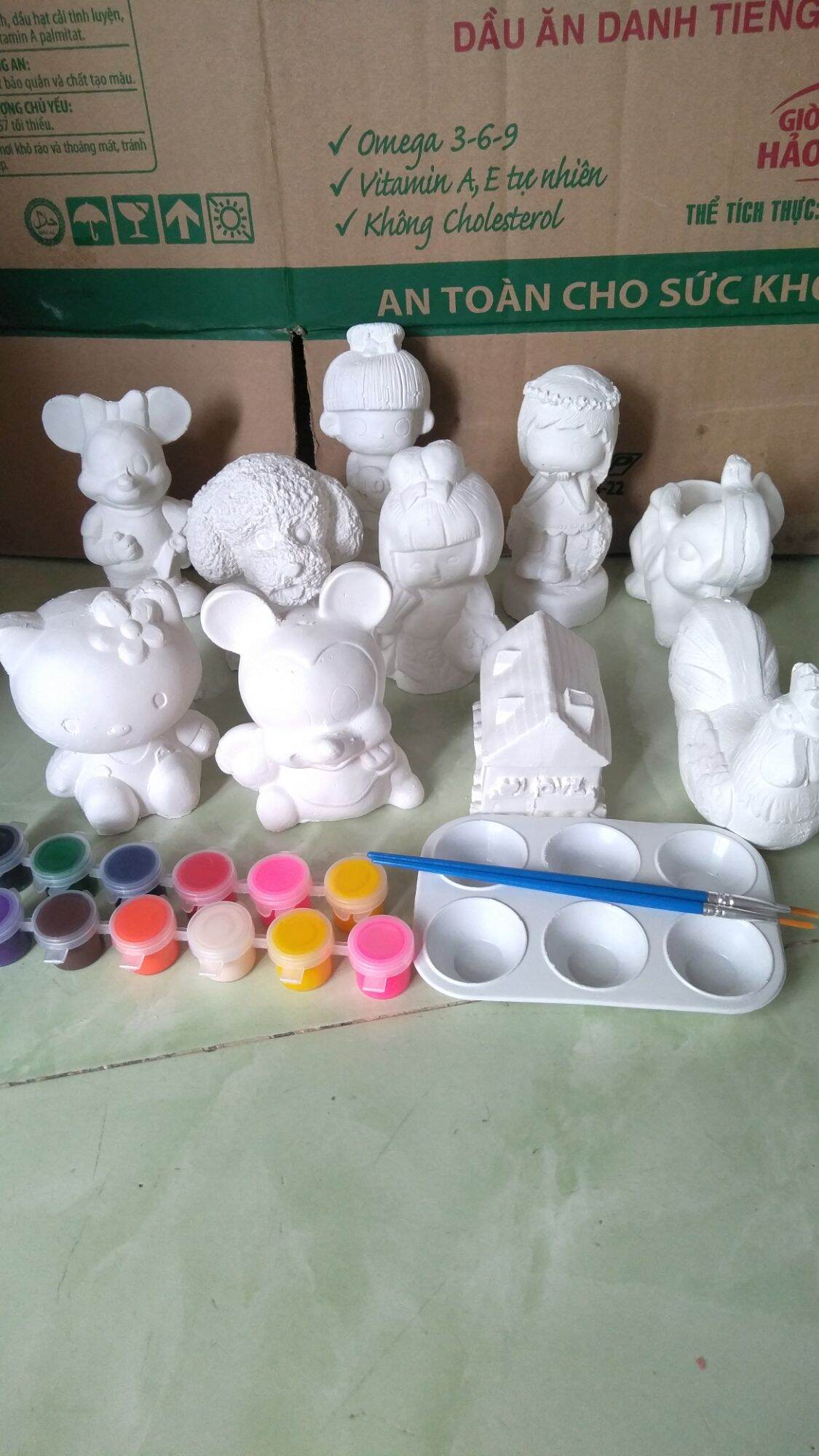 Combo 10 tượng tô màu size vừa 10-13cm tặng 2 vĩ màu, 2 cọ vẽ và 1 khay đựng màu